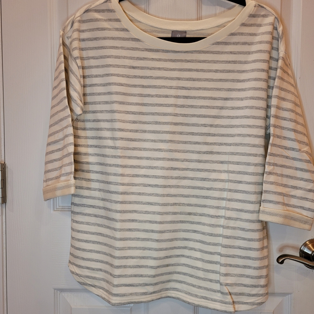 GAP Fit Cream and Gray Striped 3/4 Sleeve Sz Medium